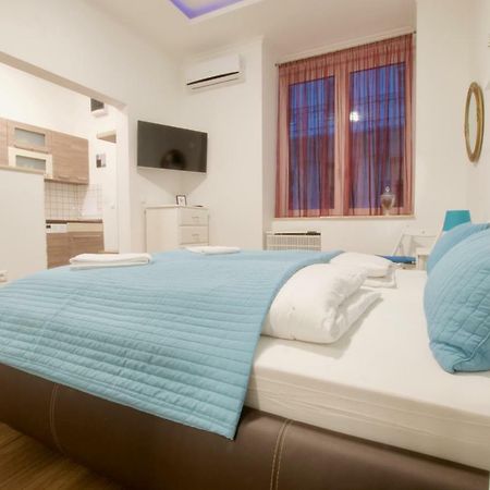 Standard Apartment By Hi5 -Baross Square Budapeşte Dış mekan fotoğraf