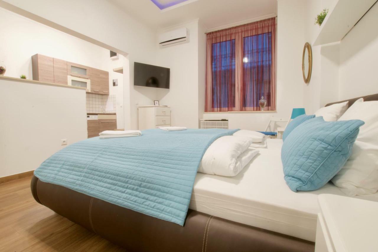 Standard Apartment By Hi5 -Baross Square Budapeşte Dış mekan fotoğraf