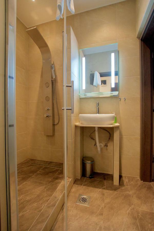 Standard Apartment By Hi5 -Baross Square Budapeşte Dış mekan fotoğraf